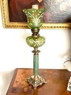 Elegante Franse Art Nouveau Olielamp met geëmailleerd glazen