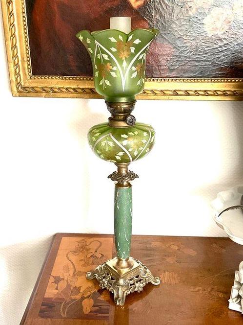 Elegante Franse Art Nouveau Olielamp met geëmailleerd glazen, Antiek en Kunst, Kunst | Designobjecten