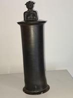 Pierre Bayle - sculptuur, Pot couvert cylindrique prise en