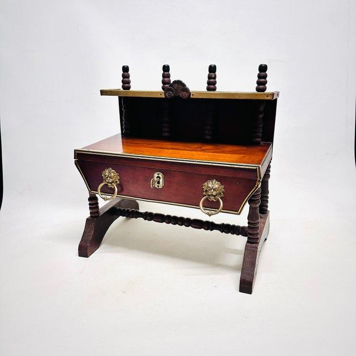 Vitrinekast - Spaans bureaukast met lade en koperen, Antiek en Kunst, Curiosa en Brocante