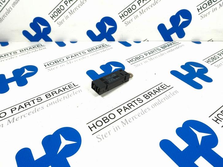 Antenne versterker A 205 820 2200 o.a: C-klasse w205, Auto-onderdelen, Elektronica en Kabels, Gebruikt, 3 maanden garantie, Mercedes-Benz