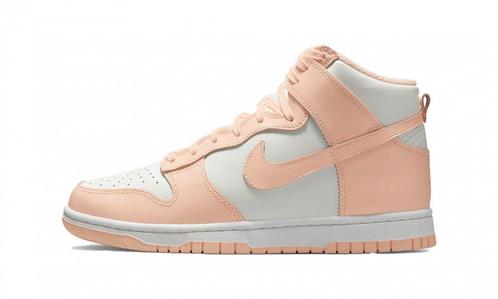 Nike Dunk High Sail  Crimson Tint  - Maat 36.5, Kleding | Dames, Schoenen, Nieuw, Sneakers of Gympen, Ophalen of Verzenden