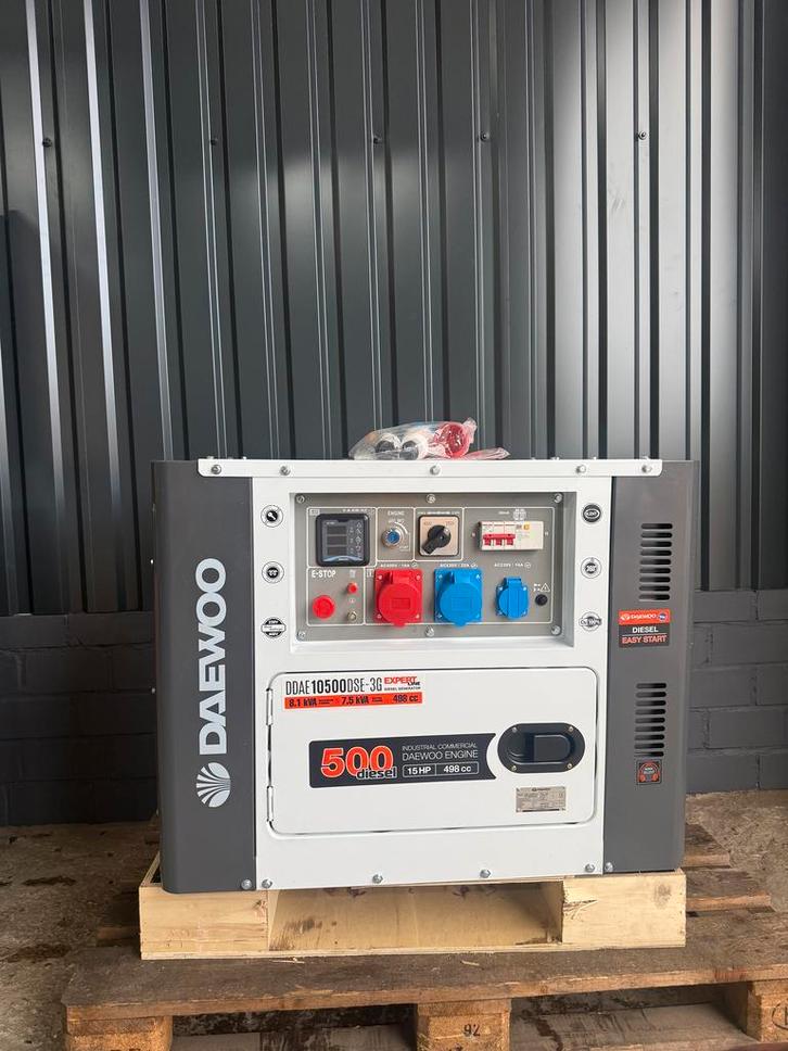 DAEWOO DDAE10500DSE-3G DIESEL GENERATOR, Doe-het-zelf en Verbouw, Aggregaten, 5 tot 10 kVA, Elektrisch startend, Geluidgedempt