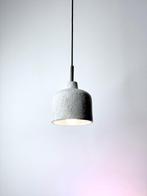 neo - Rodrigo Vairinhos - Plafondlamp - BELL_concrete -, Antiek en Kunst, Antiek | Lampen