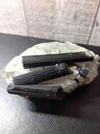 Specimen of high quality black tourmaline crystal cluster wi, Verzamelen