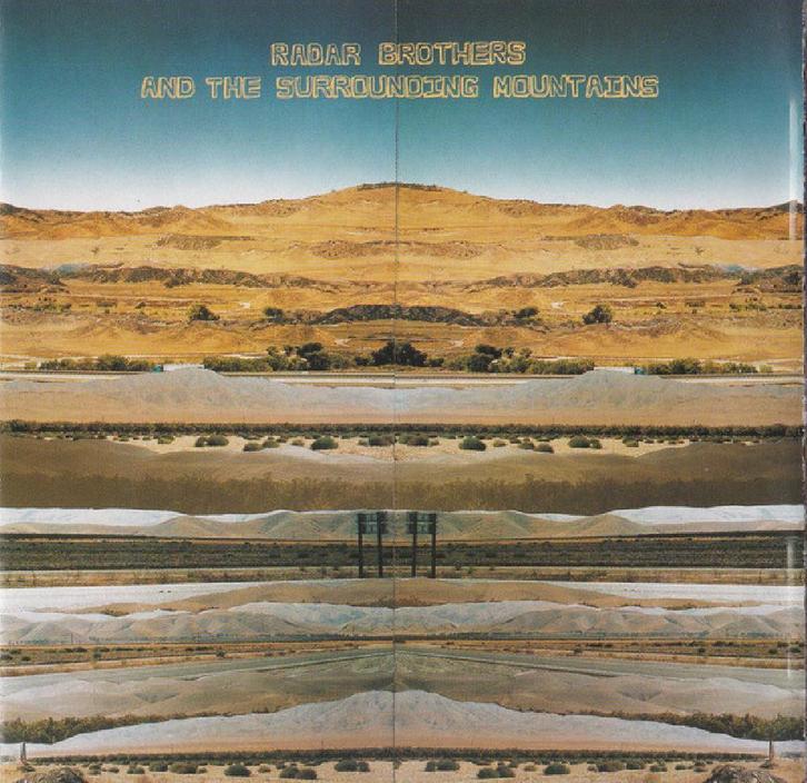 cd - Radar Brothers - And The Surrounding Mountains, Cd's en Dvd's, Cd's | Overige Cd's, Zo goed als nieuw, Verzenden