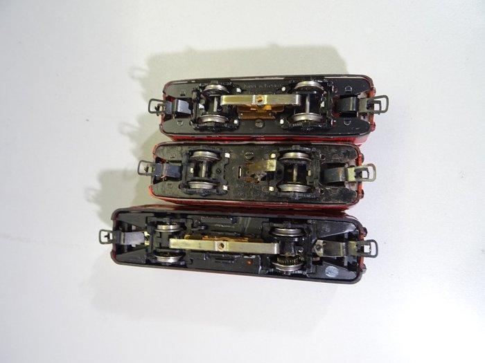 Märklin H0 - 3016/4018 - Modeltrein motorwagen (3) - VT 95, Hobby en Vrije tijd, Modeltreinen | H0