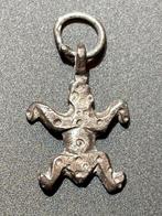 Oud-Romeins Zilver Mooi gestileerde amulethanger van kikker,