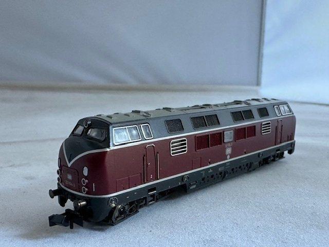 Minitrix N - 11121 - Modeltrein (1) - BR 221 Rode Eland, Hobby en Vrije tijd, Modeltreinen | N-Spoor