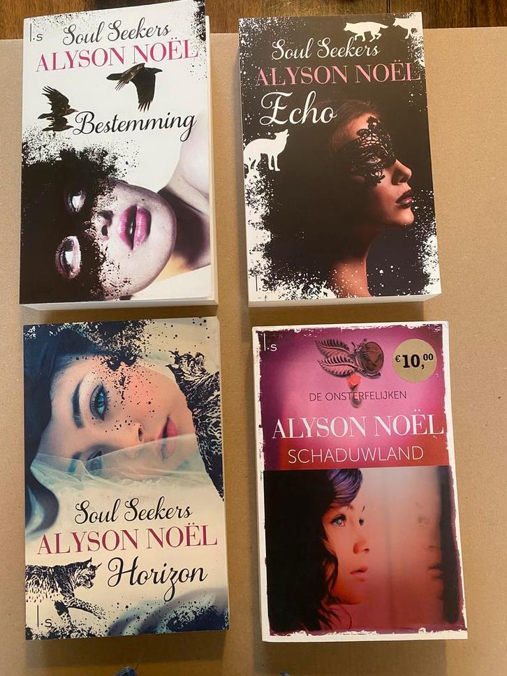 Fantasy Alyson Noël - 3X Soul Seekers + 1X De Onsterfelijken, Boeken, Fantasy, Zo goed als nieuw, Ophalen of Verzenden