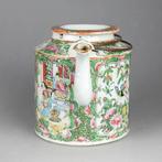 Theepot - Famille Rose theepot met hofscène decoratie. -