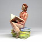 Beeldje - Reading woman - Keramiek, Antiek en Kunst