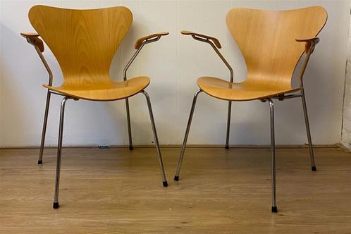 Fritz Hansen serie 7 vlinderstoel door Arne Jacobsen Stoelen