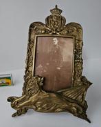 Met heraldische leeuw - Fotolijst - Brons