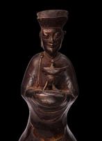 Oud Chinees - Bronsbeeldje van een wachtende - Ming-dynastie