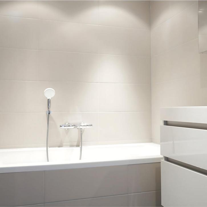 Appartement met balkon, moderne badkamer en mooi uitzicht, Huizen en Kamers, Huizen te huur, Direct bij eigenaar, Appartement