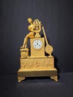 Figurale pendule Charles X - Verguld brons - ca. 1820 -, Antiek en Kunst, Antiek | Klokken