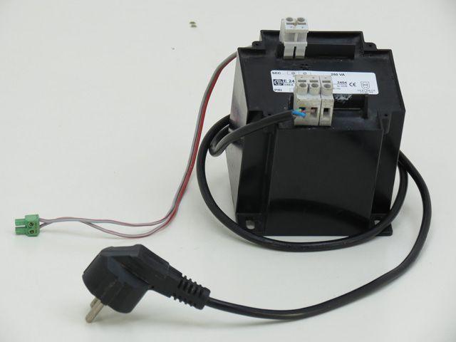 Zimo Trafo Digitral 230v / 24v 10,4A (Voeding, Analoog), Hobby en Vrije tijd, Modeltreinen | Overige schalen, Rails, Zo goed als nieuw