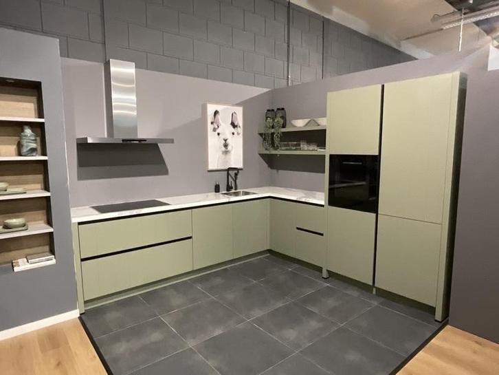 Keuken met inbouwapparatuur, Cityline (DKG), GL5900 struc, Huis en Inrichting, Keuken | Complete keukens
