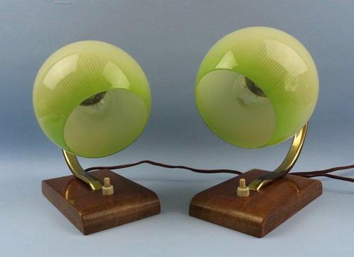 Nederland - Tafellamp (2) - gepatineerd metaal, opaline, Antiek en Kunst, Antiek | Lampen