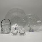 Kosta Boda - Dienblad (5) - Druiven, appelboom, blad - Glas, Antiek en Kunst