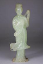 Kwanyin beeldje - voet en hout - Serpentine Celadon Sculptee