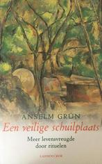 Een veilige schuilplaats 9789020932348 Anselm Grün, Boeken, Verzenden, Gelezen, Anselm Grün