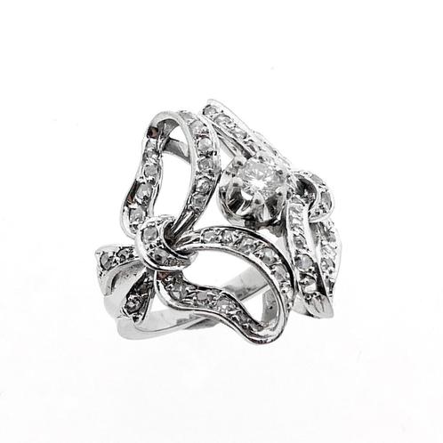 18 Krt. Witgouden ring met diamanten | 0,40 ct. (strik), Sieraden, Tassen en Uiterlijk, Ringen, Dame, Met edelsteen, Overige kleuren