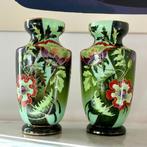 Vaas (2) - Opaline glas, Uraniumglas