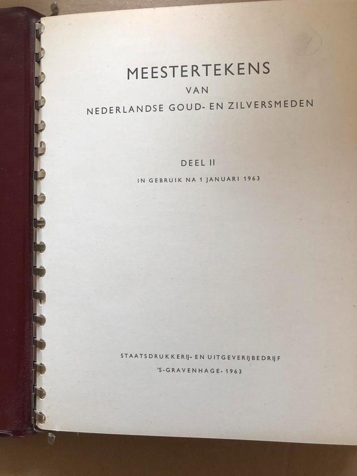 Meestertekens Nederlandse Goud- en Zilversmeden Deel II, Antiek en Kunst, Antiek | Goud en Zilver, Ophalen of Verzenden