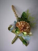 Luxe corsage, corsage coffee met blauw, groen besjes no23, Ophalen of Verzenden, Nieuw