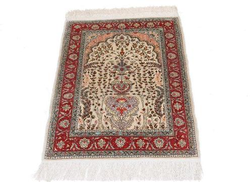 Silk Hereke Signed Carpet with Mehrab Design - Pure Luxe ~1, Huis en Inrichting, Stoffering | Tapijten en Kleden