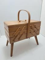 Naaidoos - Hout, Antiek en Kunst