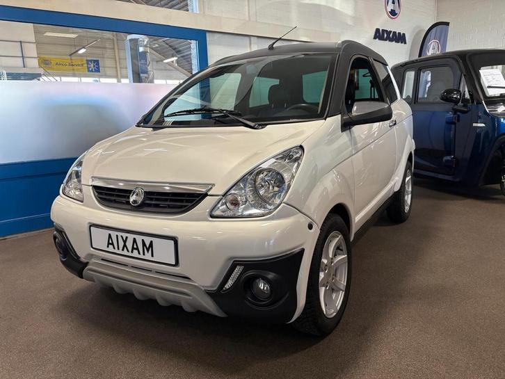 Aixam Crossover Brommobiel 2015 Parelmoer Wit 45km auto Gld., Auto's, Aixam, Te koop, Automaat, Diesel, Wit, Gebruikt, Ophalen of Verzenden