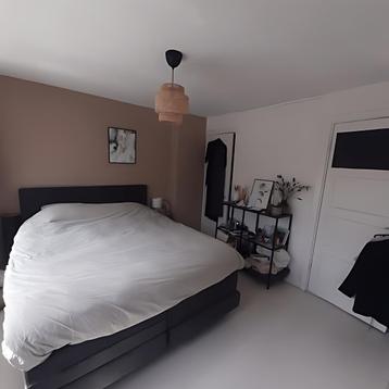 Kamer met Balkon en Tuin in Huis met gedeelde ruimtes beschikbaar voor biedingen