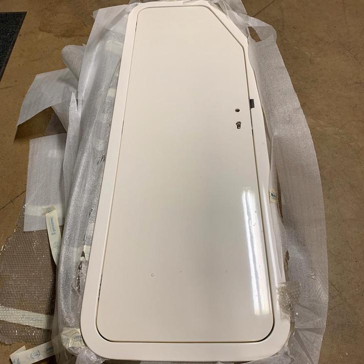 Bieden: Besenzoni 7ER01A39.1 white door manual opening whit, Watersport en Boten, Bootonderdelen, Kombuis en Sanitair, Nieuw, Zeilboot of Motorboot