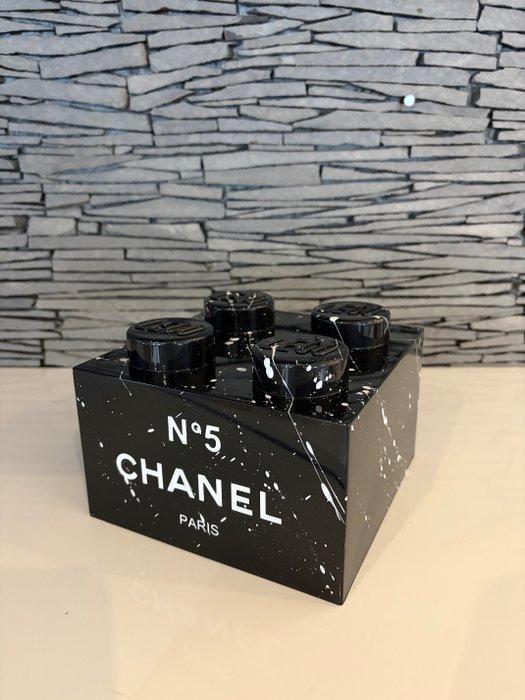 L.M ARTS - Lego XXL CHANEL, Antiek en Kunst, Kunst | Designobjecten
