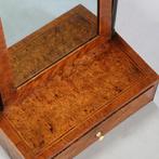 Kapspiegeltje in berken wortel en mahonie ca 1890 kantelbaar, Antiek en Kunst, Ophalen of Verzenden