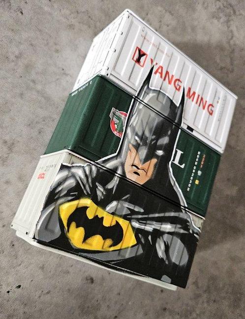 Jinks Kunst (1976) - BATMAN / CONTAINER / UNIQUE PIECE, Antiek en Kunst, Kunst | Designobjecten