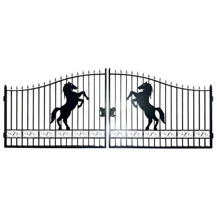 Zwart smeedijzeren poort met steigerend paard – 596 cm breed, Tuin en Terras, Tuinhekken en Hekwerk, Ophalen of Verzenden