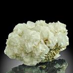 Witte calciet met gouden pyriet Kristallen op matrix -