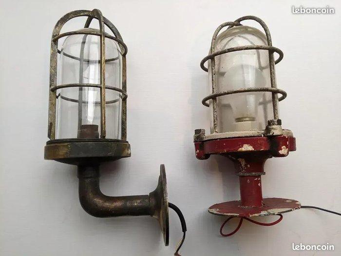 Scheepsuitrusting en armaturen (2) - Gepatineerd brons -, Antiek en Kunst, Antiek | Wandborden en Tegels