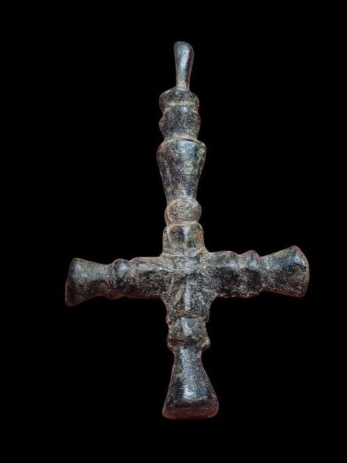 Middeleeuwen, kruisvaardersperiode Brons, Stunning Cross, Sieraden, Tassen en Uiterlijk, Antieke sieraden