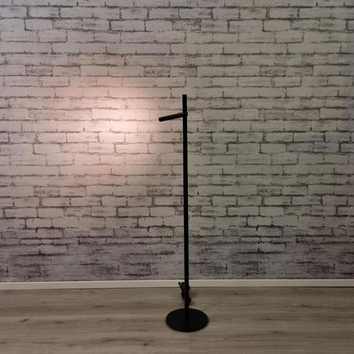 Freelight vloerlamp Luogo S1910Z Nieuw, Huis en Inrichting, Lampen | Vloerlampen, Nieuw, Metaal, 100 tot 150 cm, Ophalen