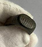 Item 093. Islamitisch Brons Ring - Middeleeuwen 10e–14e eeuw