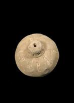 Byzantijns Keramiek Handgranaat met gegraveerde versiering