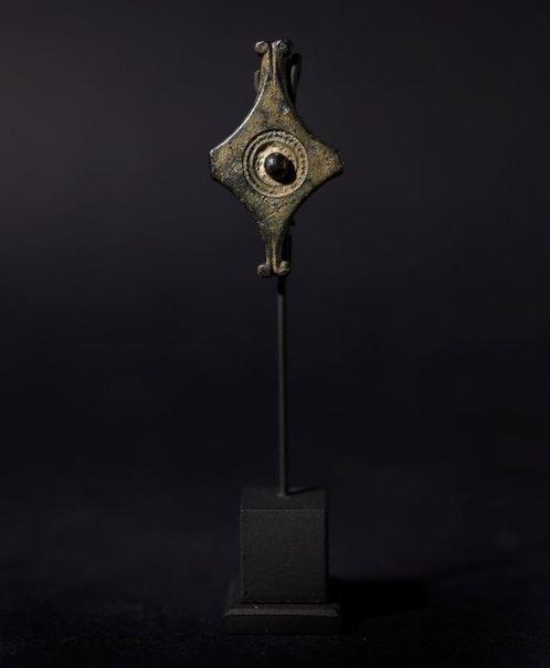 Oud-Romeins Brons Fibula - 3.1 cm, Verzamelen, Mineralen en Fossielen