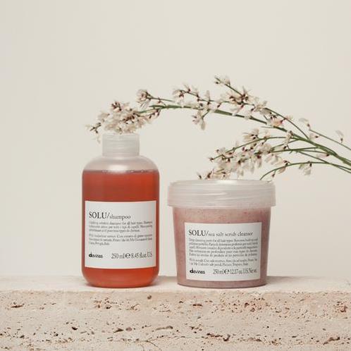 Davines SOLU Sea Salt Scrub Cleanser (Shampoo), Sieraden, Tassen en Uiterlijk, Uiterlijk | Haarverzorging, Nieuw, Verzenden
