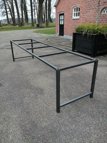 Stalen frames / stalen onderstellen op maat beschikbaar voor biedingen