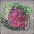 Natuurlijke robijn in zoïsitekristal uit Tanzania – Een